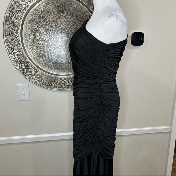Aidan Mattox black one beaded shoulder maxi dress - Size 10 - Picture 12 of 16